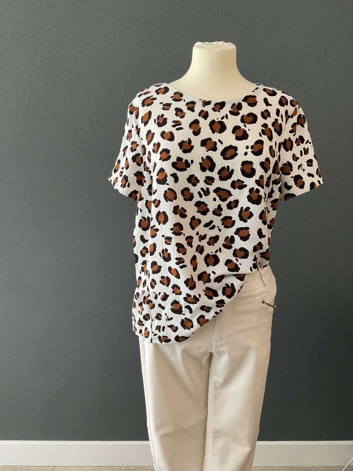 Foto 8 van Zara top bruin wit luipaardprint rouches maat XL