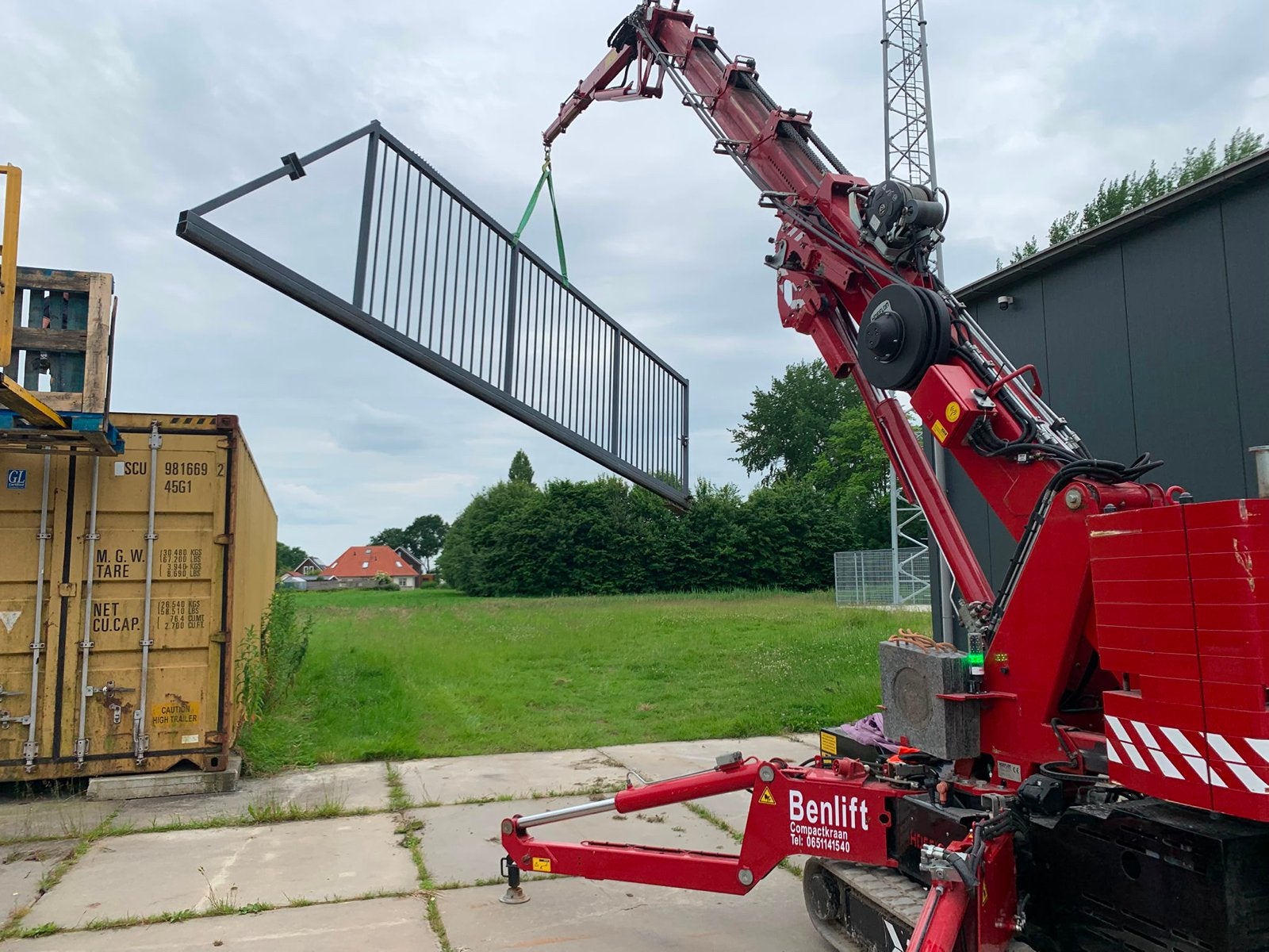 Schuifpoort 650cm met glijpalen, 190cm hoog, Met poort, Gebruikt, IJzer, Spijlenhekwerk