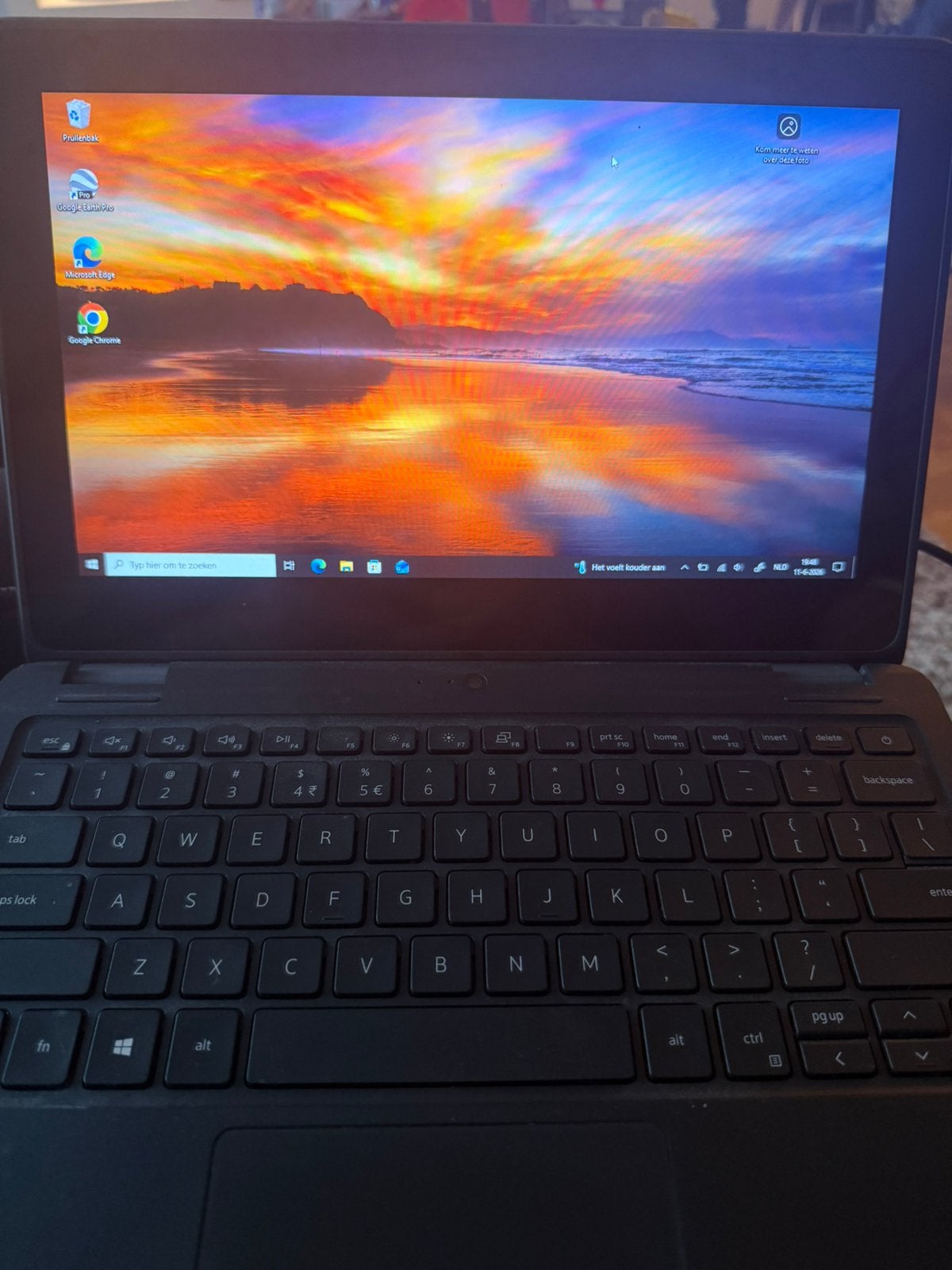 Dell Latitude 3120 latop, Computers en Software, Windows Laptops, Ophalen, Zo goed als nieuw, 11 inch, 2 tot 3 Ghz