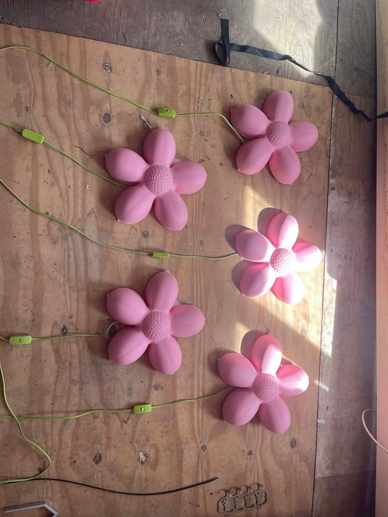 5x IKEA Smila Blomma wandlampjes bloemvorm roze, Ophalen of Verzenden, Gebruikt, Kunststof