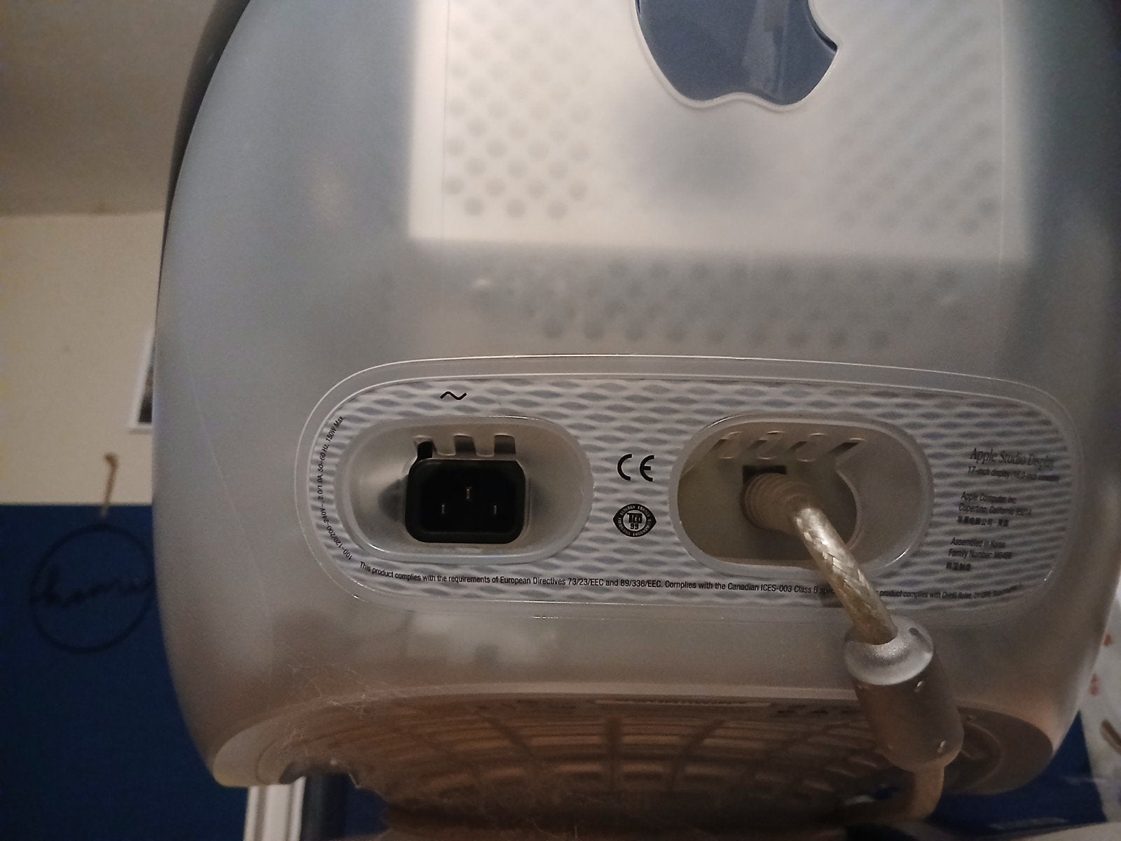 Foto 5 van Apple Studio Display 17-inch (M6496) - Vintage Monitor
