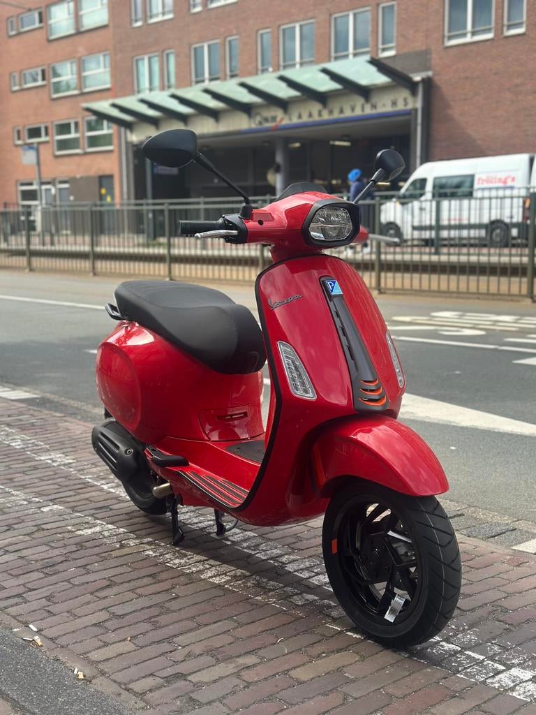Vespa Sprint Rood 45KM 2026 Incl. bundelpakket ( vespa ), Overige modellen, Maximaal 45 km/u, Nieuw, Ophalen of Verzenden