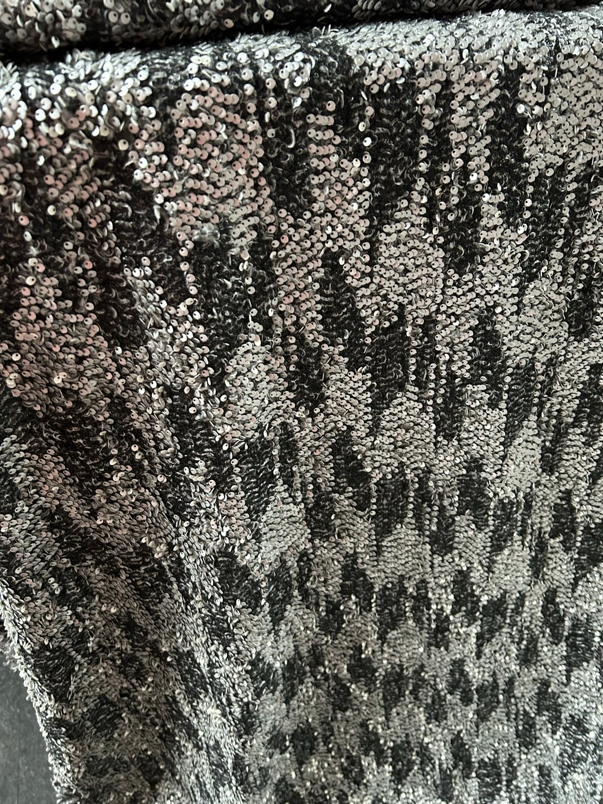 Prachtige wollen pailletten stof zilver grijs tinten, Hobby en Vrije tijd, Stoffen en Lappen, Ophalen, Wol, Nieuw, 30 tot 120 cm