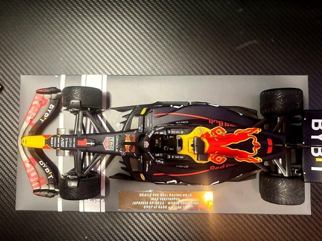 Max Verstappen Red Bull RB18 World Champion 2022, Hobby en Vrije tijd, Ophalen of Verzenden, Gebruikt, Auto, MiniChamps