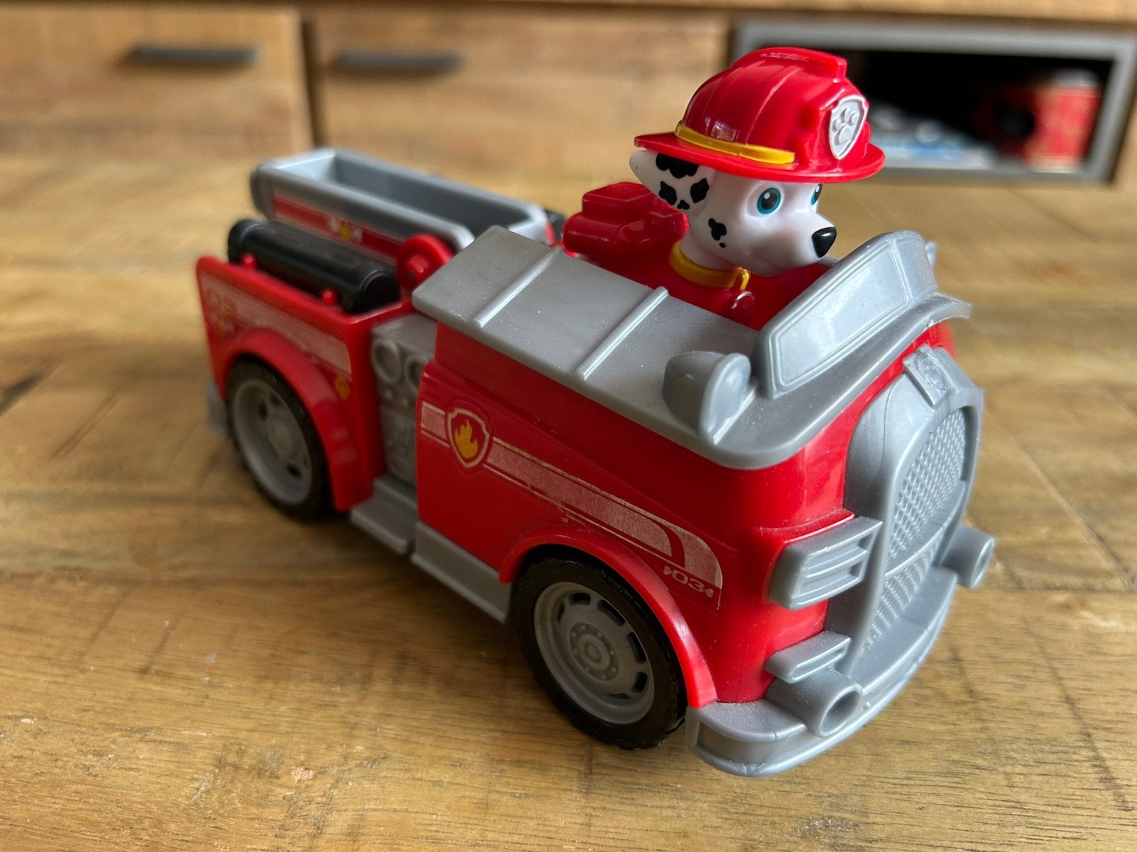 Paw patrol Marshall met brandweerauto, Ophalen of Verzenden, Zo goed als nieuw