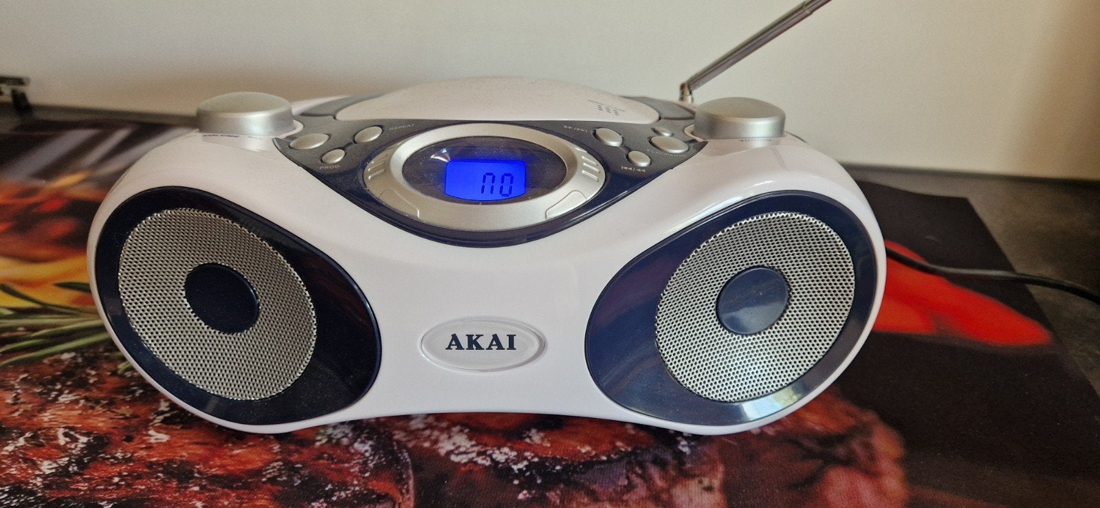 Akai Radio/CD-speler - Draagbaar en Compact, Ophalen of Verzenden, Gebruikt, Radio, Met cd-speler