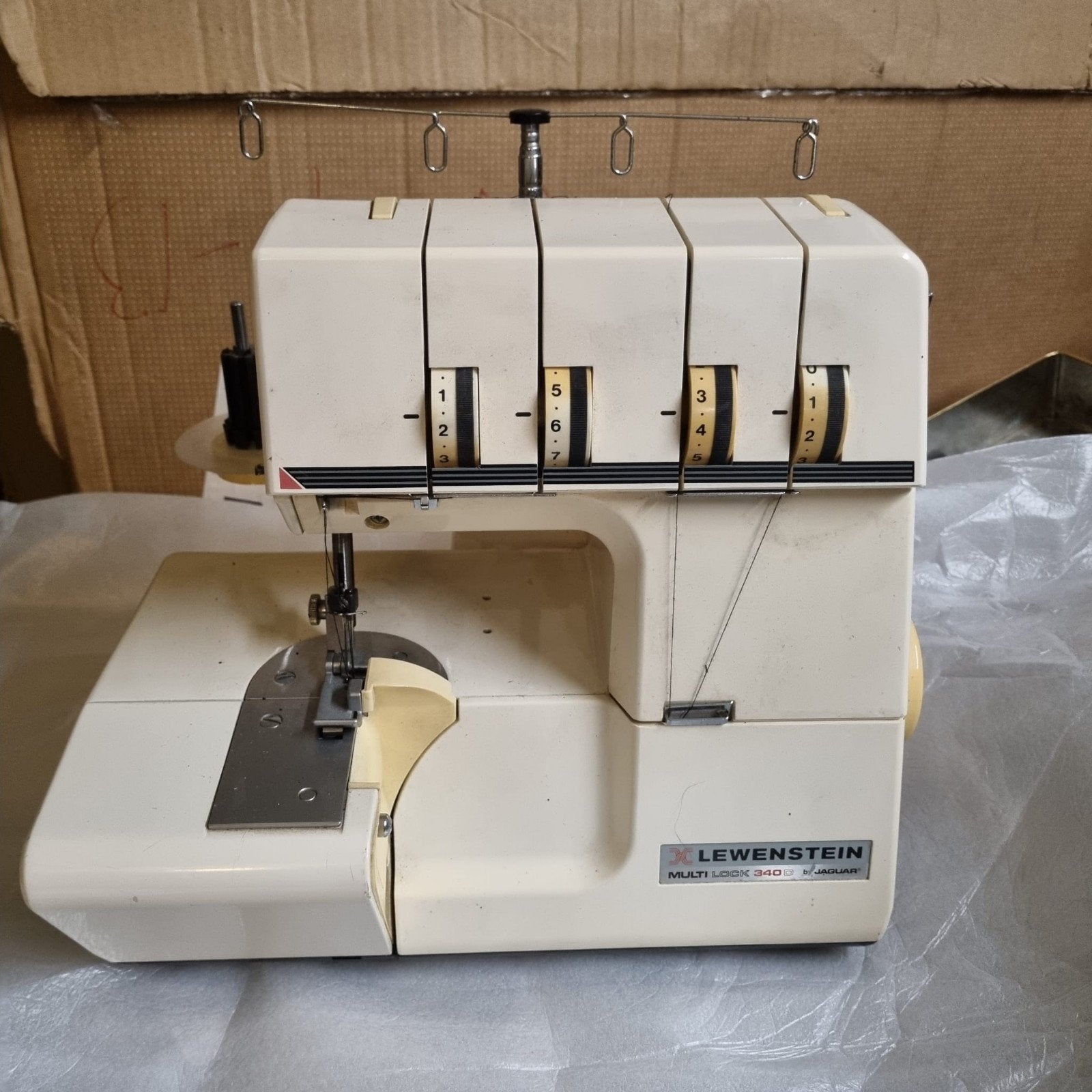Lewenstein Multilock 340D Lockmachine, Hobby en Vrije tijd, Naaimachines en Toebehoren, Ophalen, Gebruikt, Lockmachine, Lewenstein
