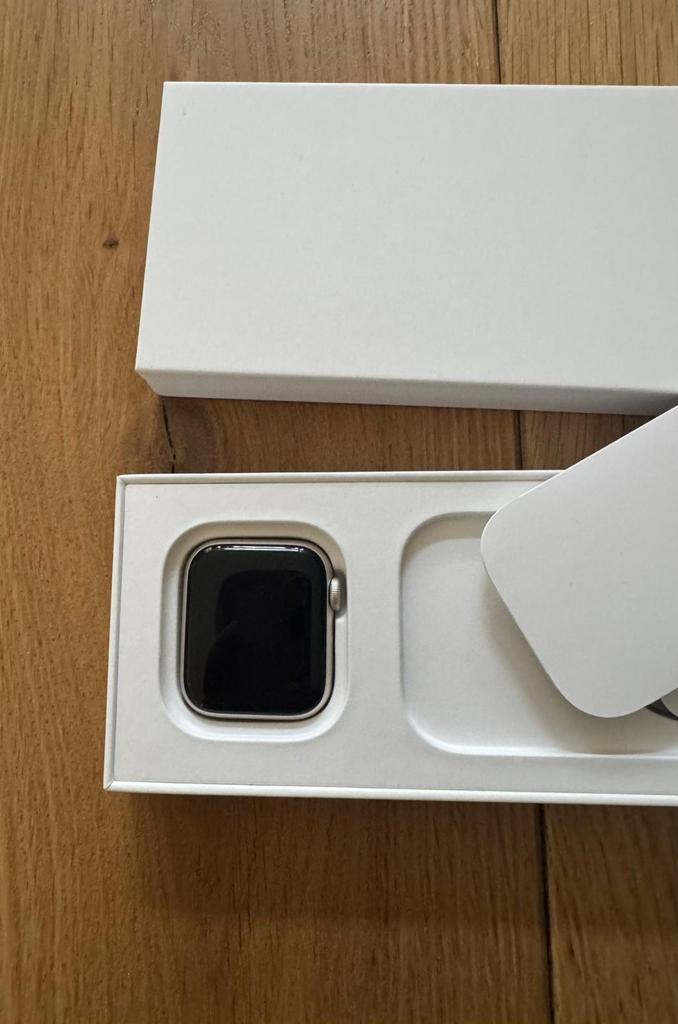 Apple Watch Series 5 (44mm) met extra bandje, Afstand, Verzenden, Zwart, IOS