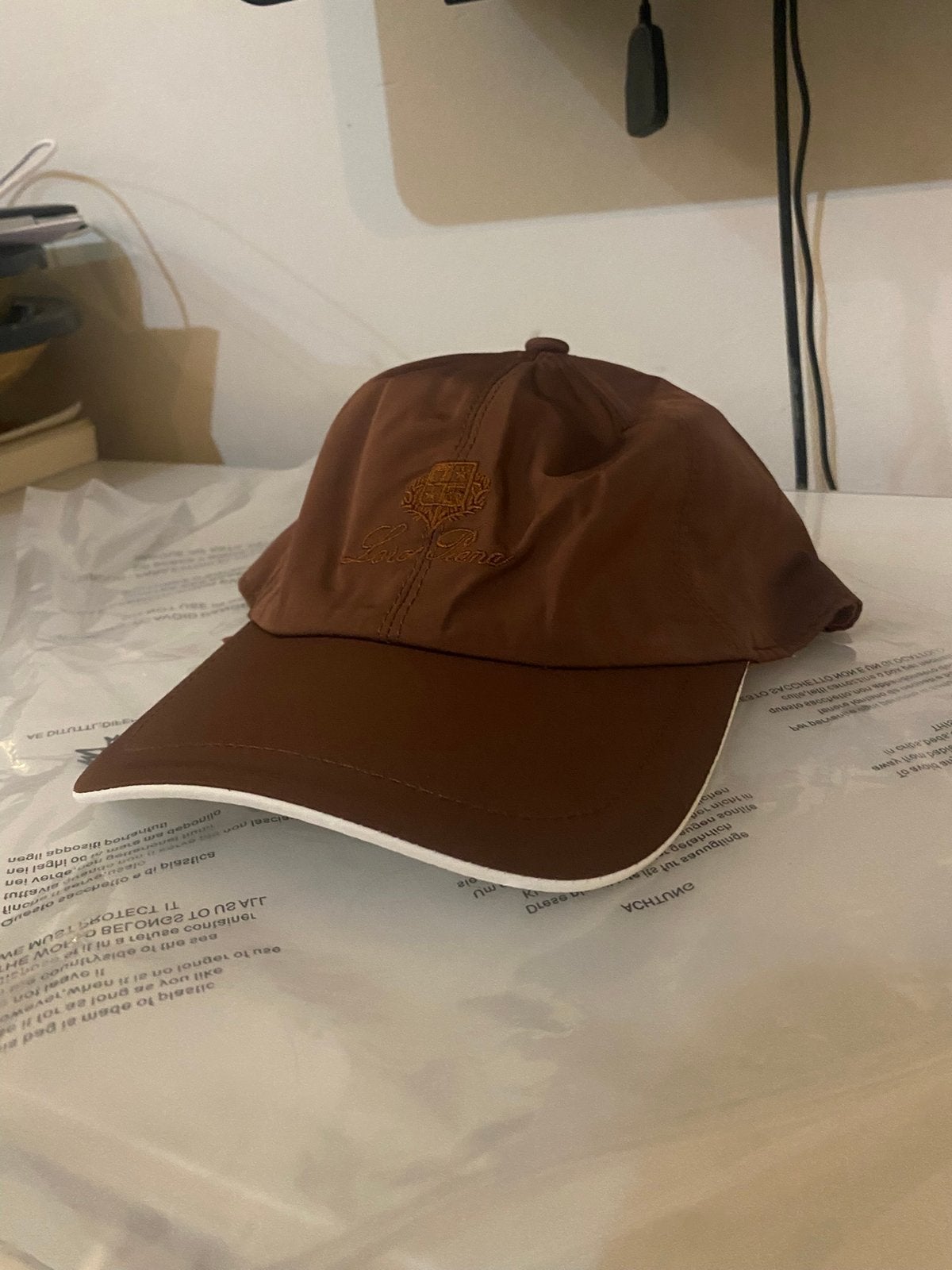 Loro piana pet - Bruin nieuwstaat!, Italy, Nieuw, Pet, Loro Piana