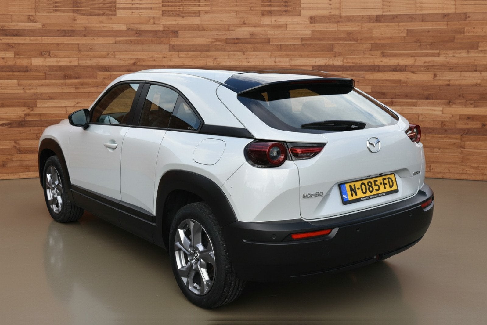 Mazda MX-30 e-SkyActiv 145 36 kWh | SOH 93% (bj 2021), Auto's, Stof, Gebruikt, Huisgarantie, 35 kWh