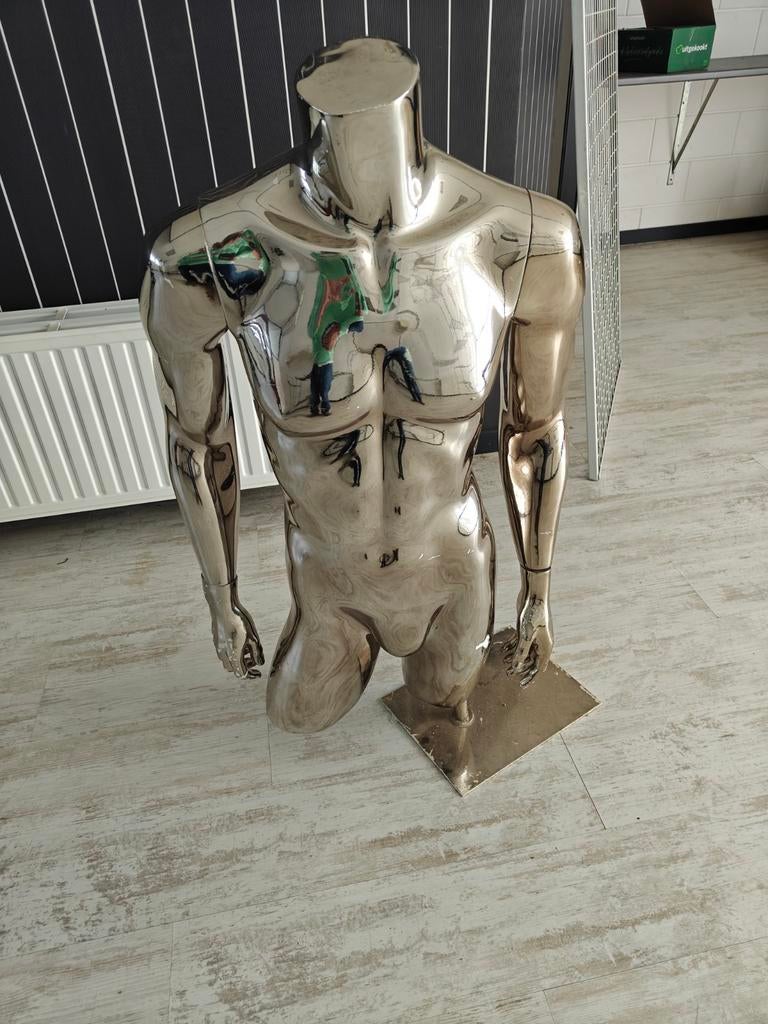 Vintage kunstof zilveren paspop in geleefde staat 105x55 cm, Ophalen