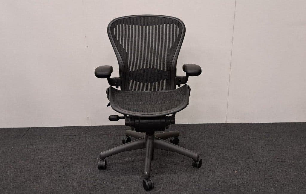 Herman Miller Aeron type B, Design bureaustoel , Graphite, Huis en Inrichting, Bureaustoelen, Gebruikt, Bureaustoel, Zwart, Ergonomisch