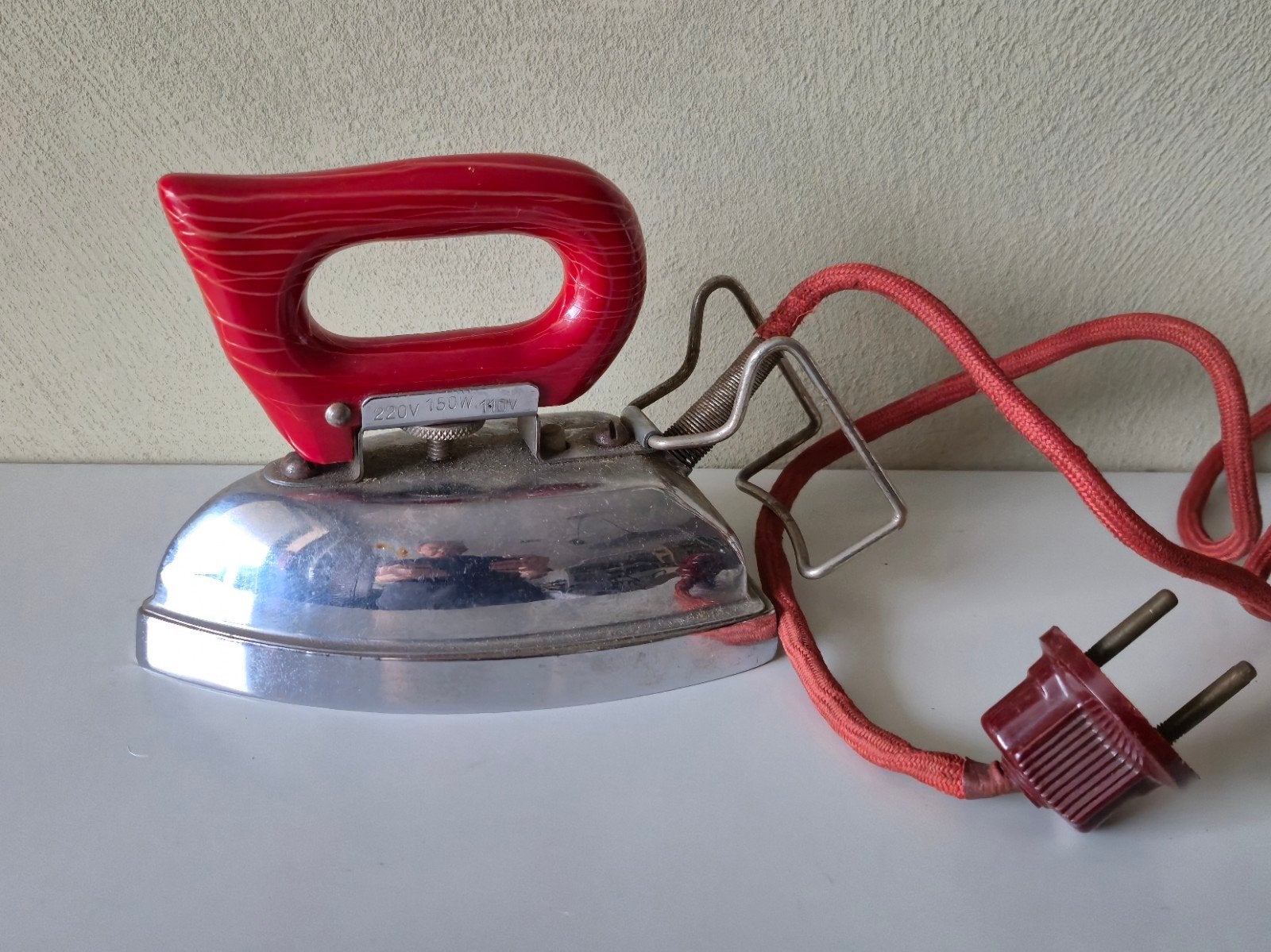 Vintage, compact elektrisch strijkijzer, rood, met snoer, Ophalen of Verzenden
