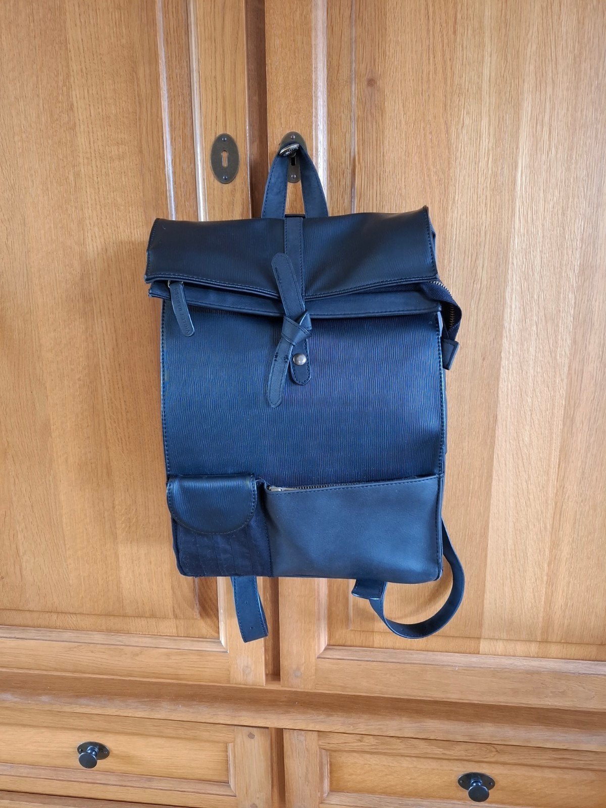 zwarte laptop rugtas, 30 cm of meer, Zwart, Minder dan 40 cm, Minder dan 35 cm