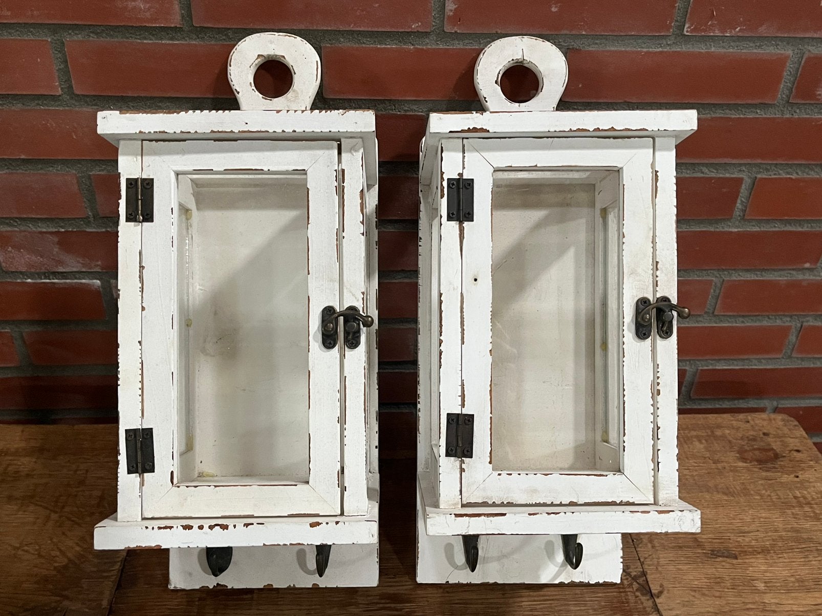 Brocante houten lantaarn stijl kastjes ( hang), Ophalen, Zo goed als nieuw