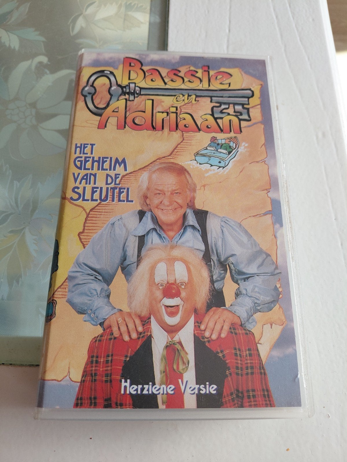 Bassie en Adriaan geheim van de Sleutel videoband. #1., Cd's en Dvd's, Ophalen of Verzenden, Gebruikt, Kinderprogramma of -film
