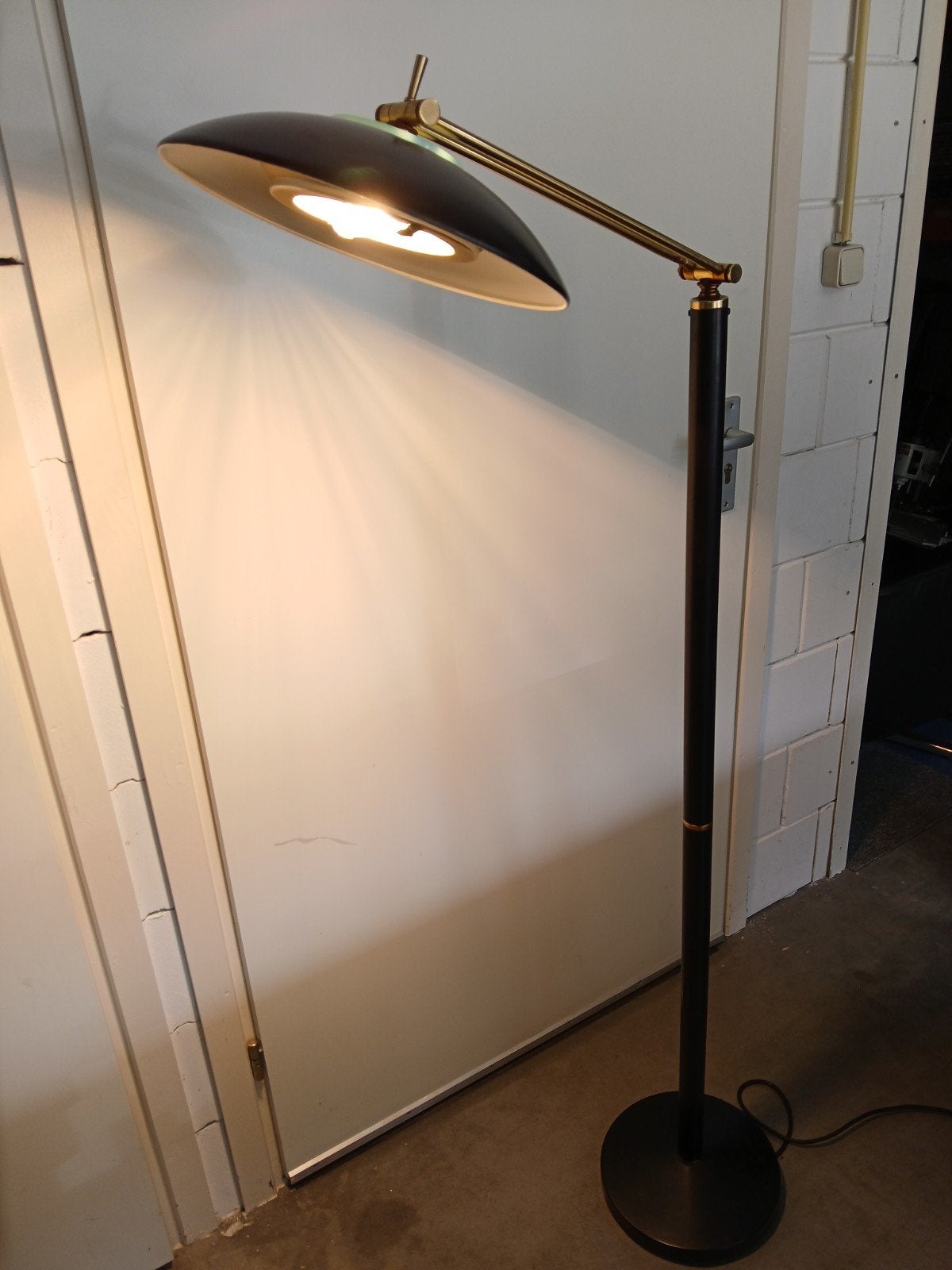 Vintage Vloerlamp met Verstelbare Arm - Zwart/Goud, Ophalen, Gebruikt, Modern, Mid-century, E27 (groot)