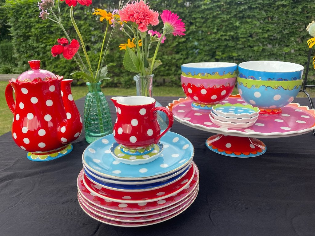 Vrolijk Oilily stippenservies te huur, 10 pers.€20, Ophalen, Gebruikt, Overige merken, Overige stijlen