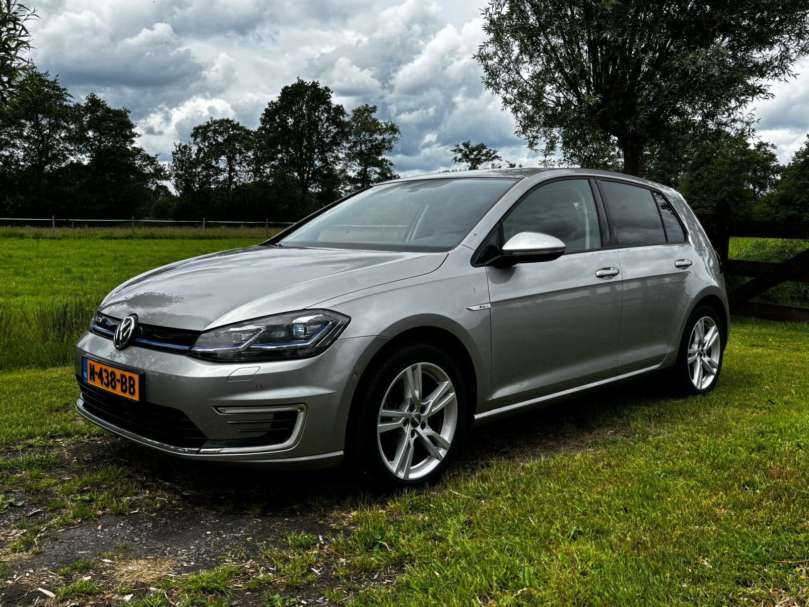 Volkswagen e-Golf 06-2020!, ACC, carplay, led, stoelverwarm., Zwart, Lichtsensor, Elektrisch, Dealer onderhouden