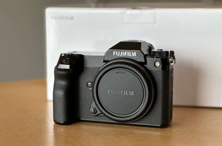 Fujifilm GFX 50S II | Slechts 24.000 clicks | Garantie, Draagriem, Communication-webmastertilburg_ef@fujifilm.com, 51 megapixels