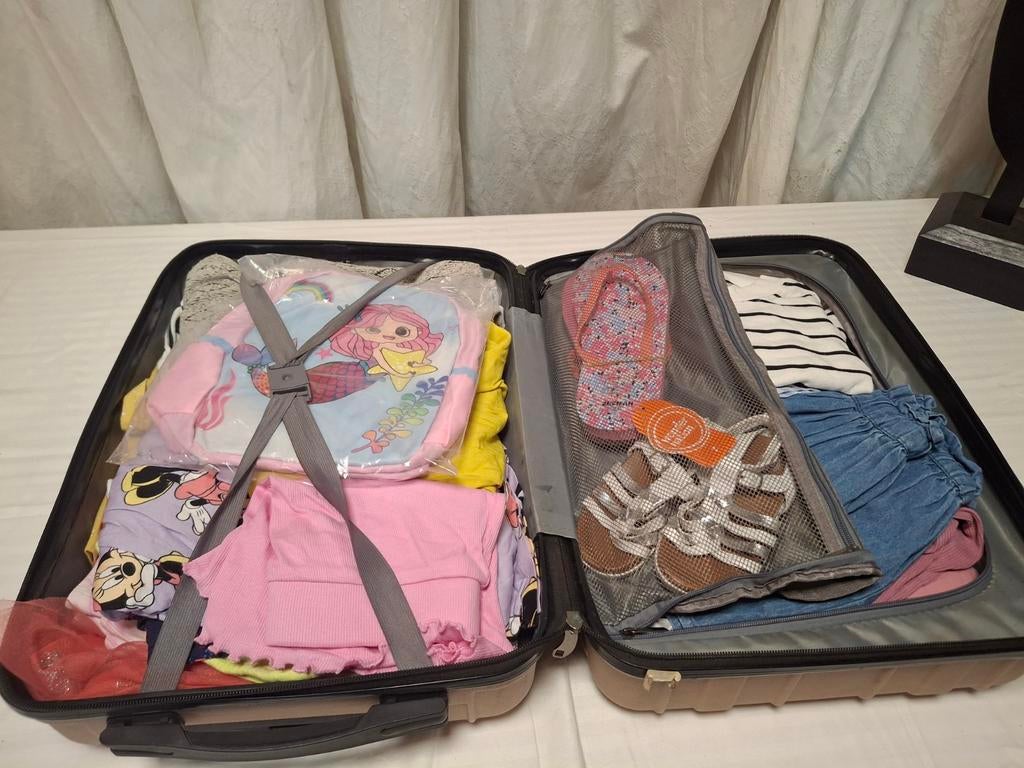 Koffer gevuld met kinder kleding, Ophalen of Verzenden, Zo goed als nieuw, Overige typen