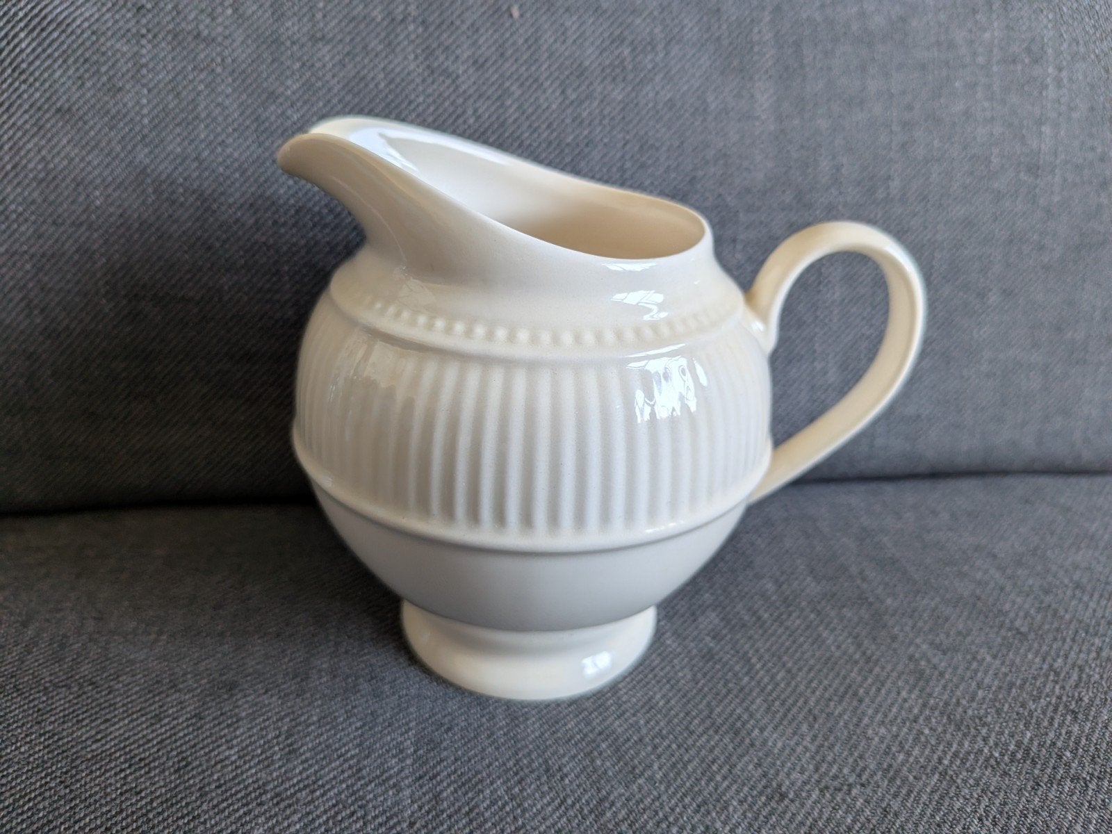 Wedgwood Windsor Melkkannetje - Grootste Maat, Nieuw, Ophalen of Verzenden, Nieuw, Porselein, Overige typen