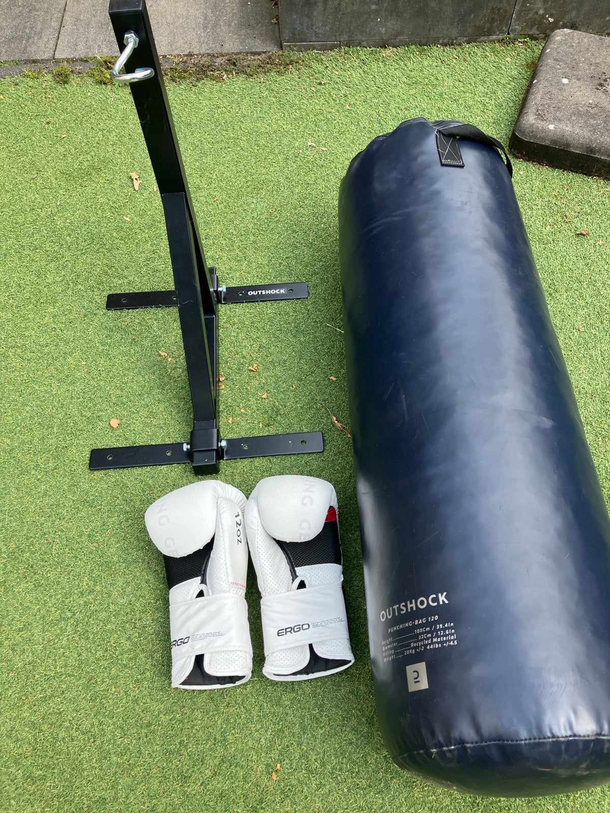 Bokszak set: Outshock bokszak, muurbeugel en handschoenen, Ophalen of Verzenden, Gebruikt, Overige