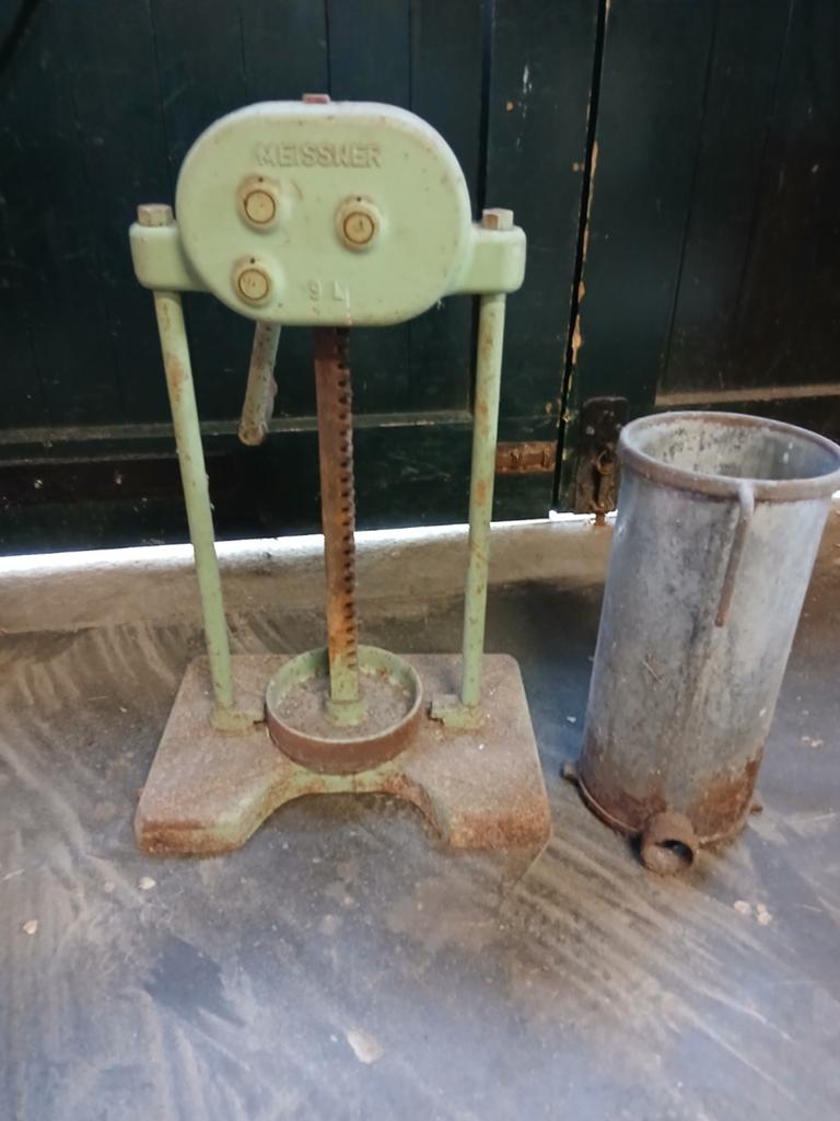 Worstenvuller 9 liter opknapper Meissner, Ophalen