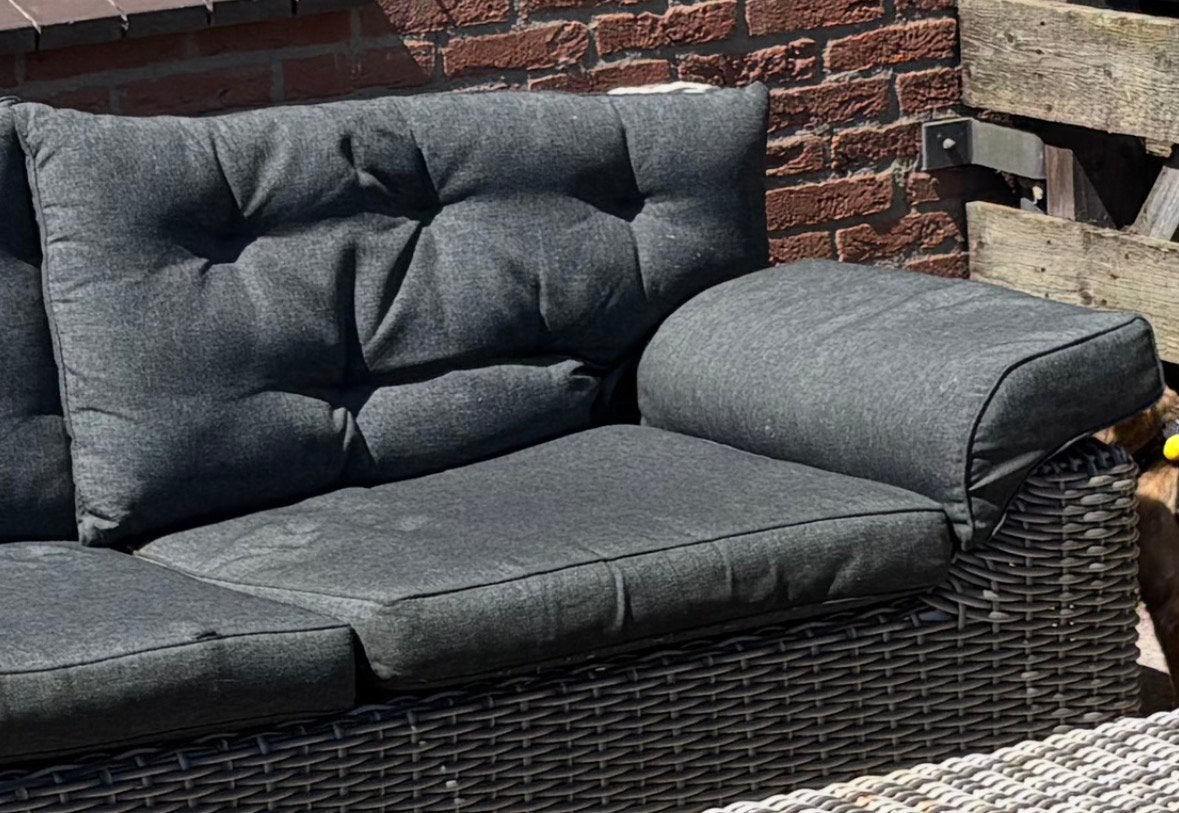Gezocht: kussens voor tuinset maat 70x70 en 61x70, Ophalen