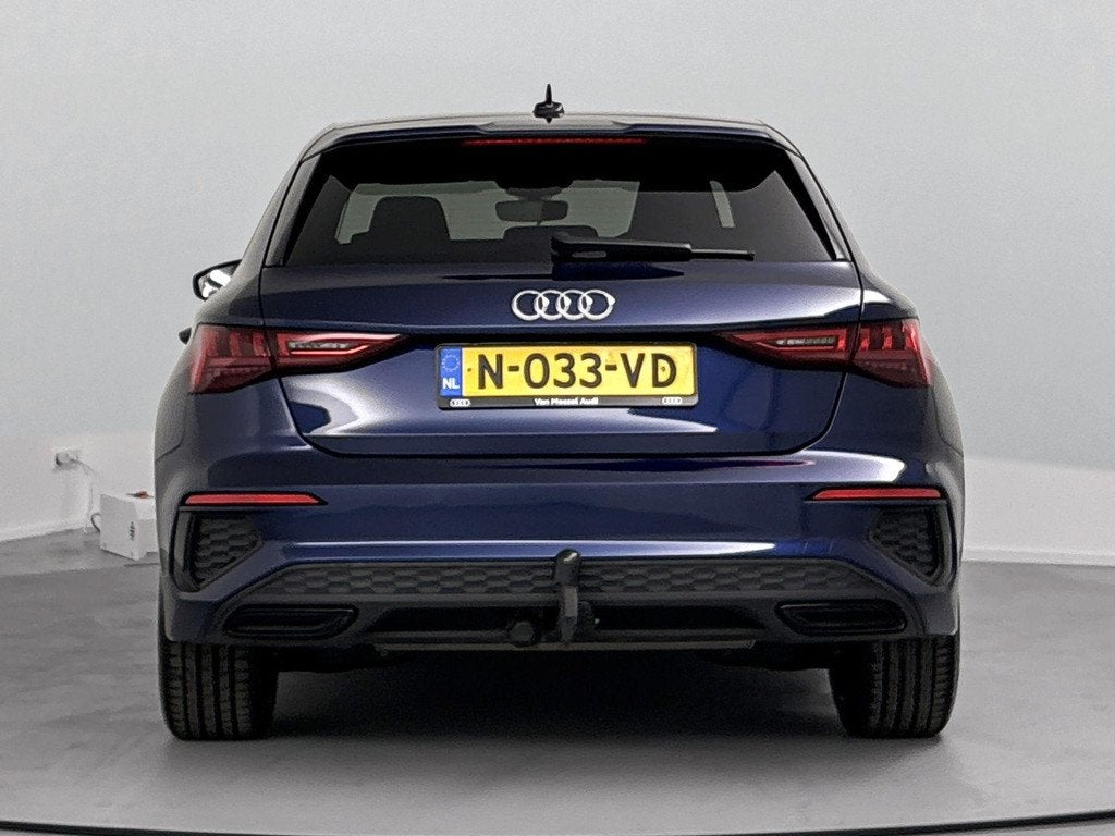 Audi A3 Sportback 45 TFSI e S edition Competition PHEV | Air, 12 maanden, Gebruikt, 4 cilinders, Blauw