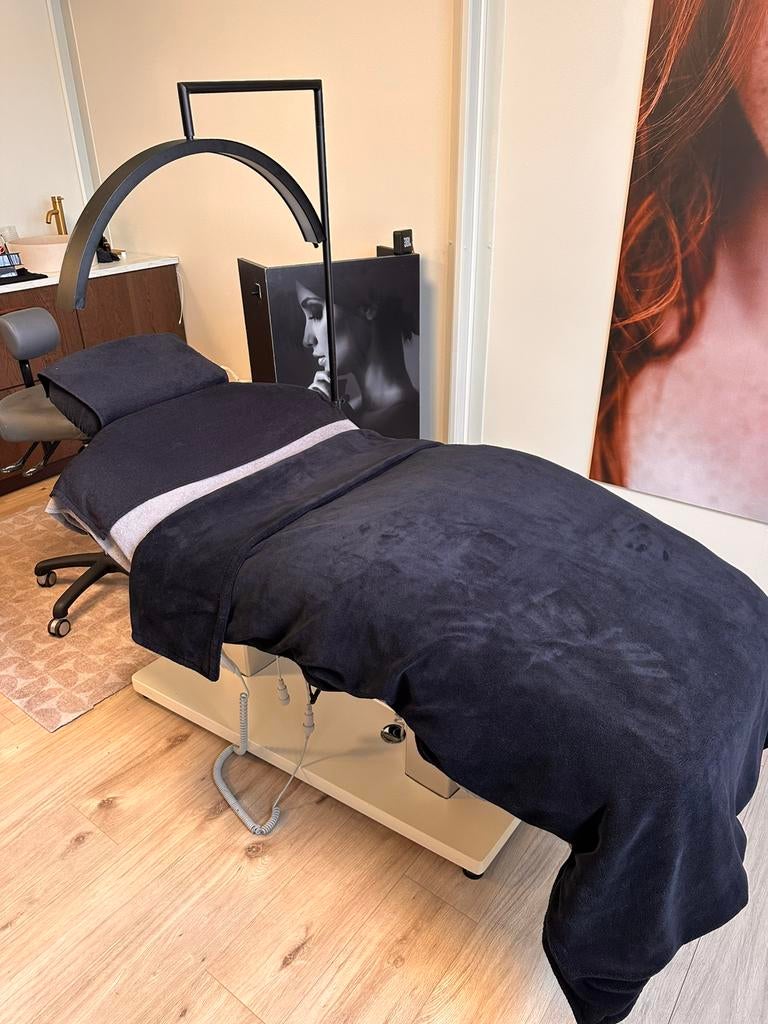 Bellezi velvet evo W4 pro white, Sport en Fitness, Massageproducten, Ophalen, Zo goed als nieuw, Massagetafel