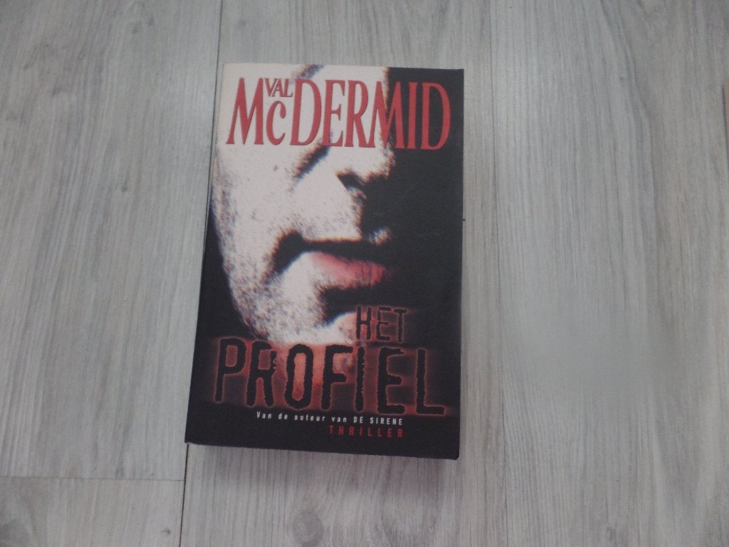 Val McDermid Het profiel, Boeken, Thrillers, Gelezen, Europa overig, Ophalen of Verzenden
