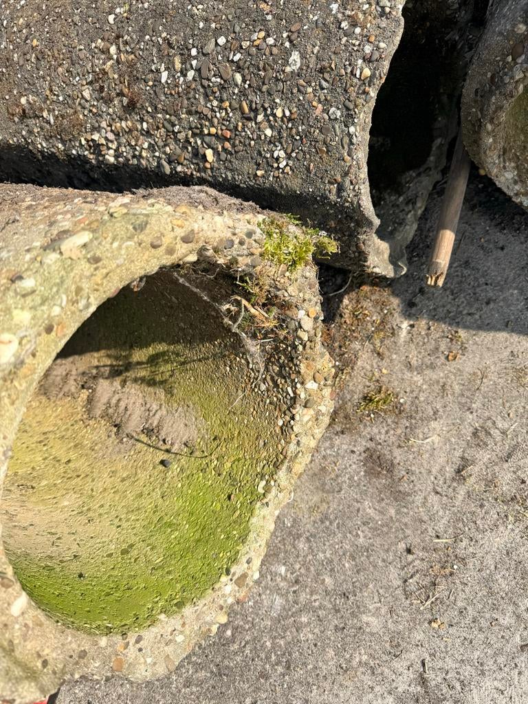 Betonnen afvoerbuizen  Gratis afhalen, Doe-het-zelf en Verbouw, Buizen en Afvoer, Gebruikt, Minder dan 2 meter, Overige materialen