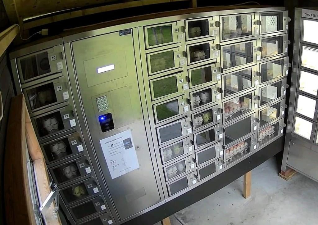 Boerderijautomaat/ Eierautomaat, Ophalen