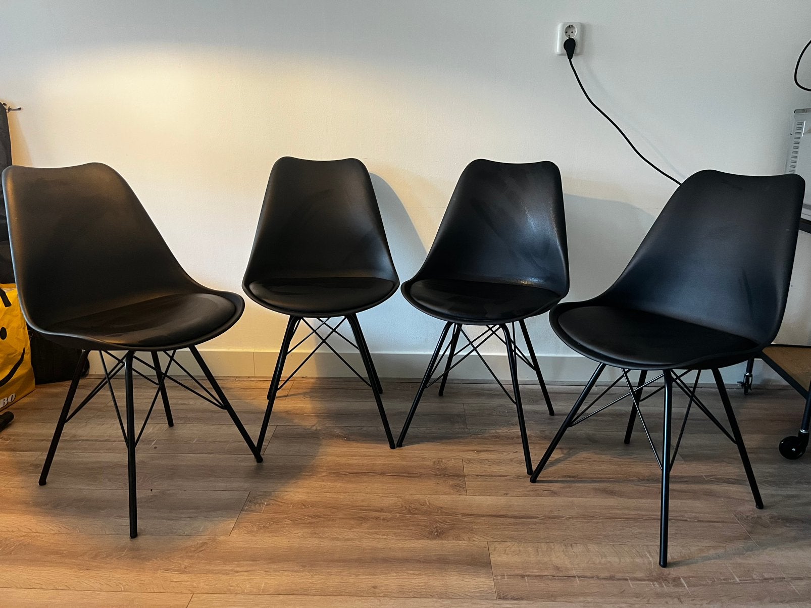Zwarte eetkamer stoel 4x - zgan - NIEUW €110, Ophalen, Zo goed als nieuw, Zwart, Vier