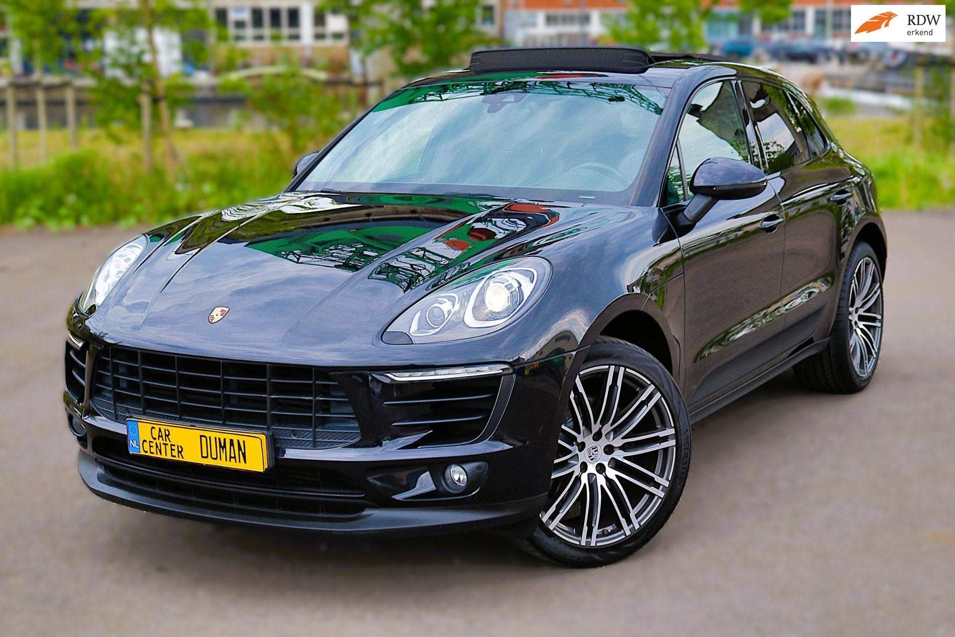 Porsche Macan 2.0 Sport Chrono Sport Plus NAP Pano Leer Bose, Auto's, Automaat, Gebruikt, 4 cilinders, Zwart