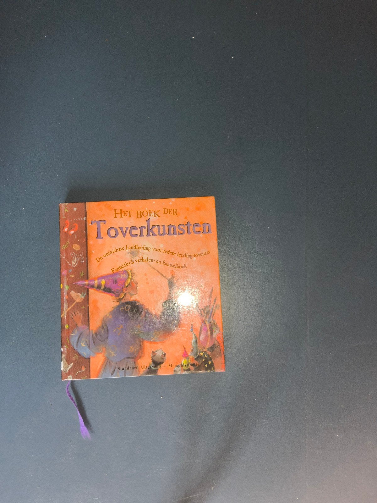 Het Boek der Toverkunsten, Fictie algemeen, Ophalen of Verzenden, Onbekend, Gelezen