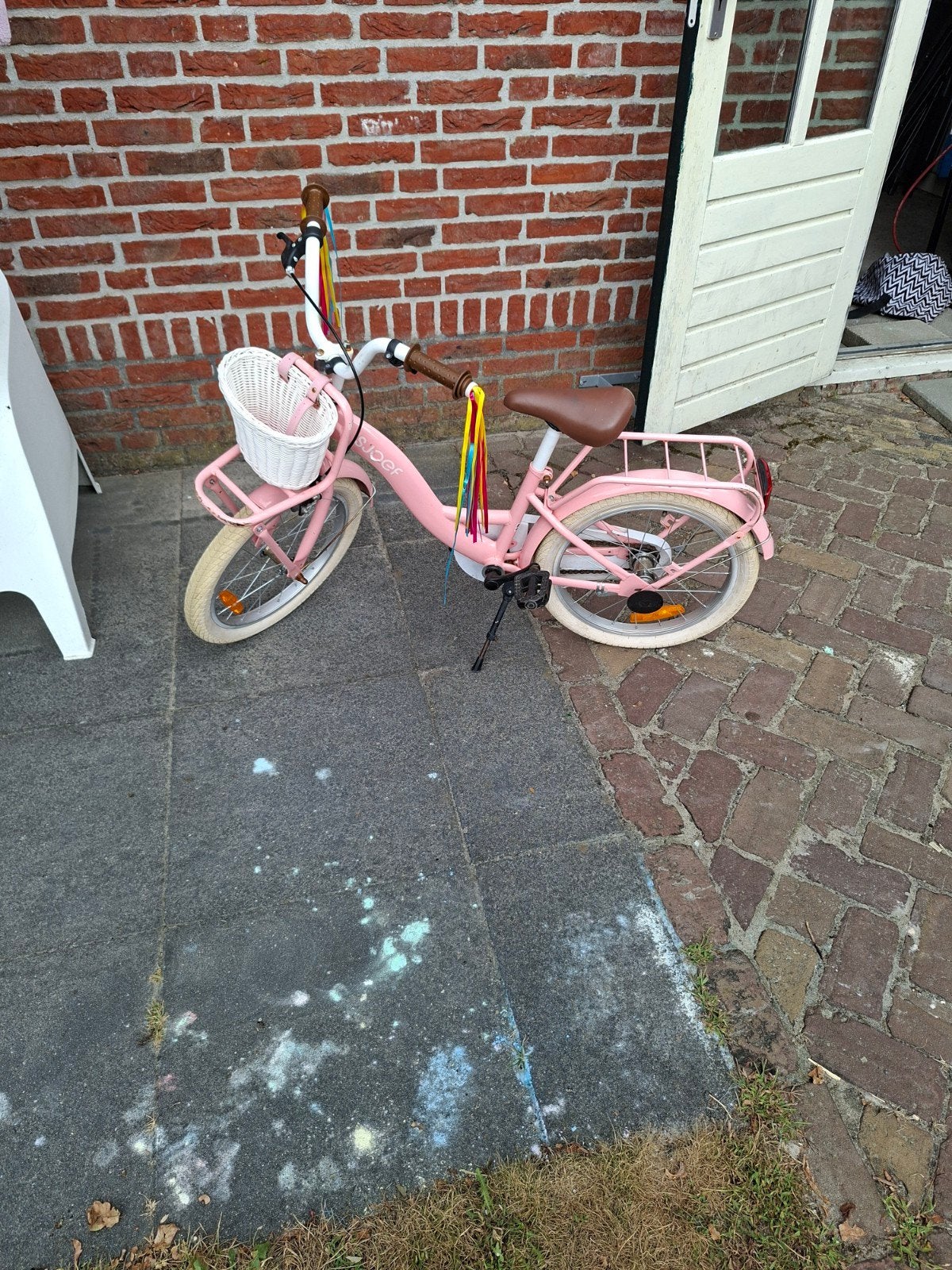 Roze kinderfiets met mandje - 20 inch, Fietsen en Brommers, Ophalen, Terugtraprem, Gebruikt, Loekie