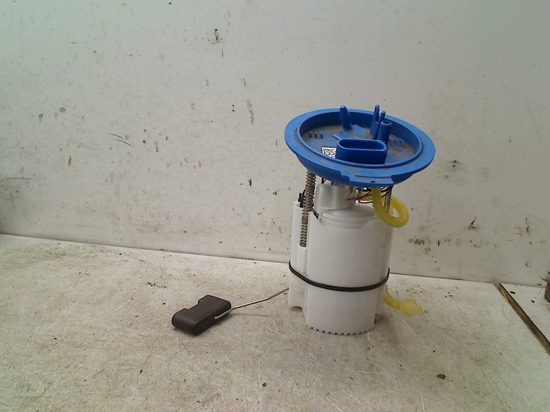 Brandstofpomp Volkswagen Golf VII (AUA) 2015 5Q0919051BK, Gebruikt, Volkswagen, Volkswagen AG, Kundenbetreuung@volkswagen.de