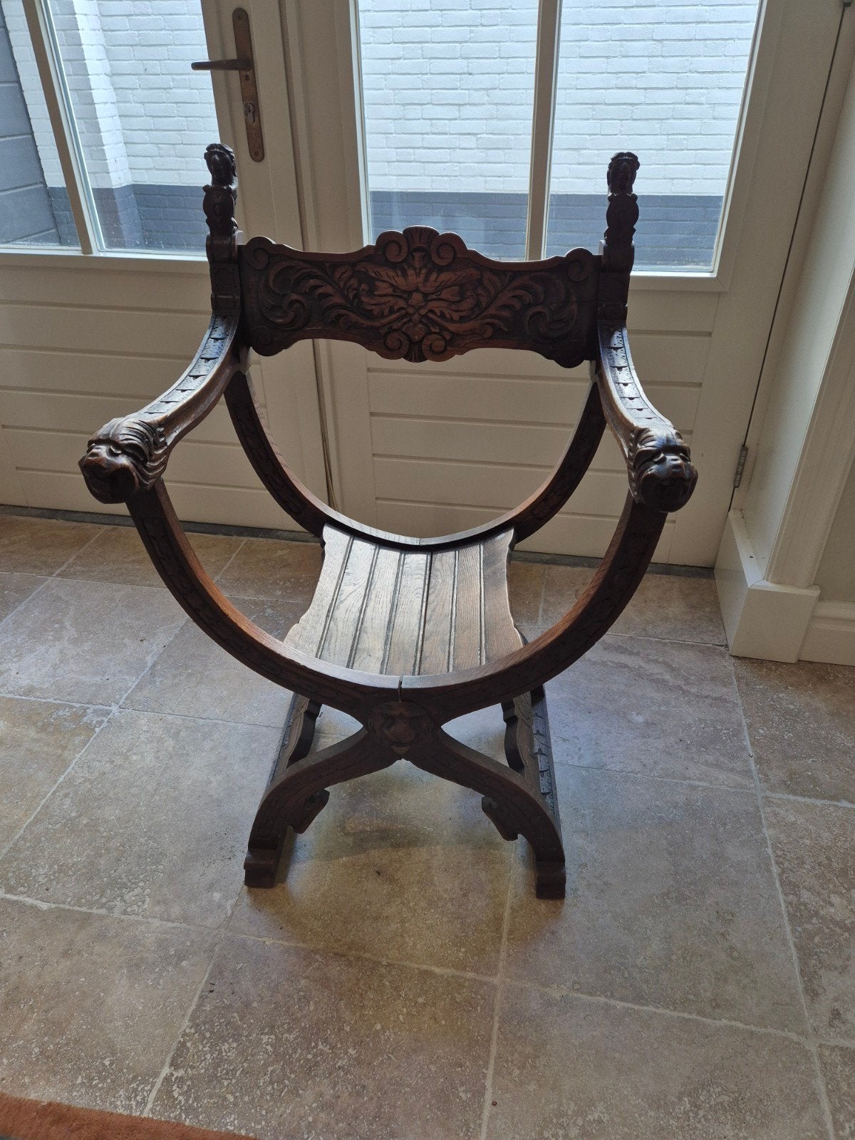 Aparte houten stoel, Antiek en Kunst, Antiek | Meubels | Stoelen en Banken, Ophalen
