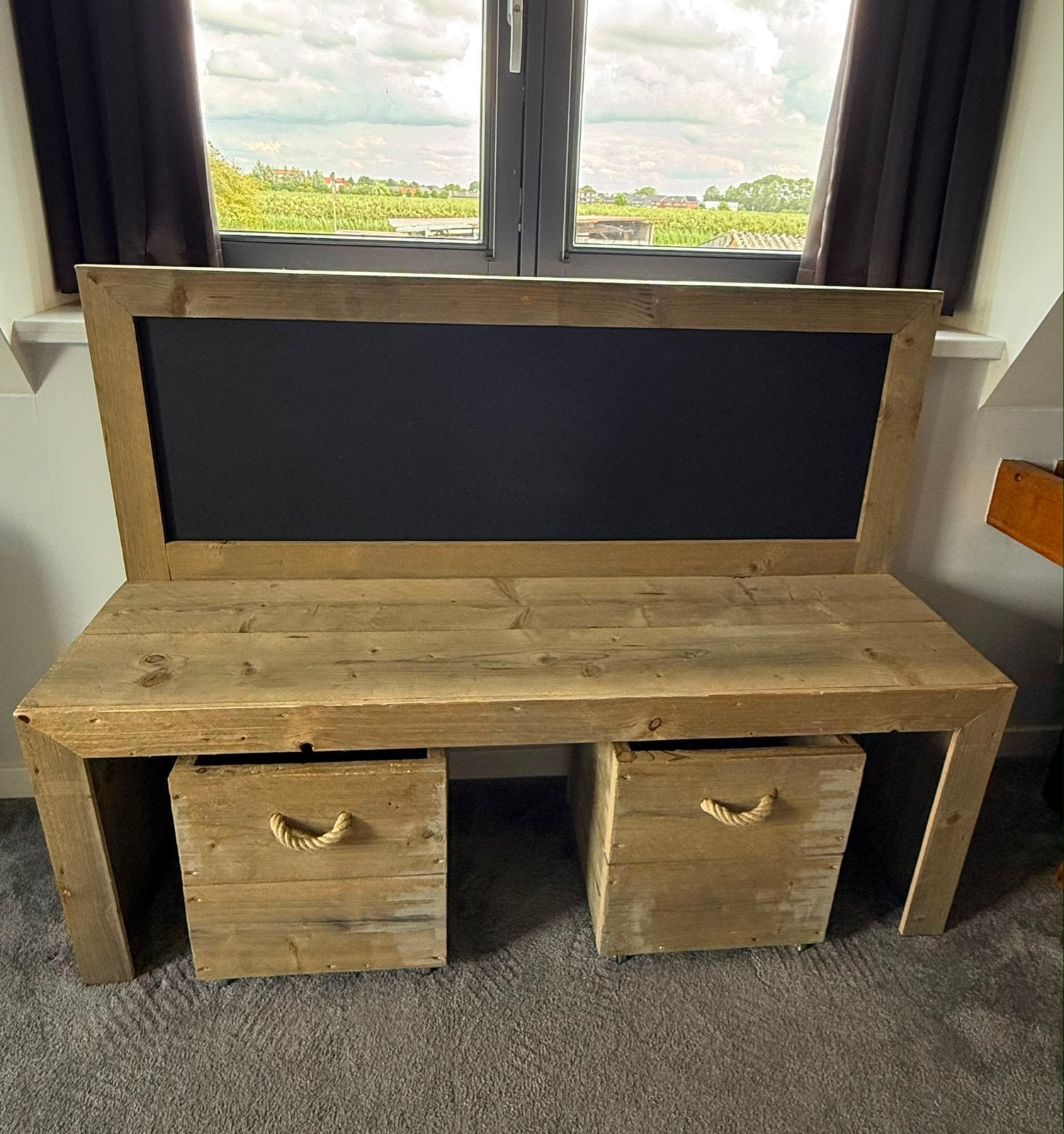 Stevige houten bank met opbergruimte en krijtbord, Ophalen, 150 tot 200 cm, Tweepersoons, 75 tot 100 cm