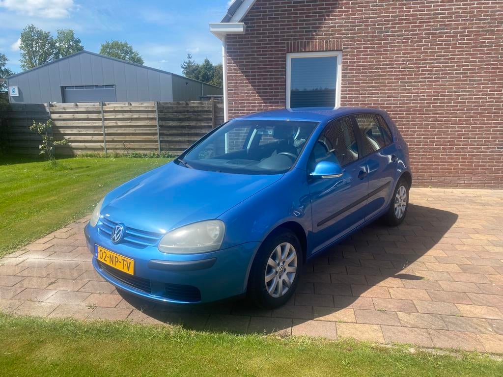 Volkswagen Golf 1.6 16V FSI 85KW KOOPJE, Auto's, Voorwielaandrijving, 4 cilinders, Blauw, 620 kg