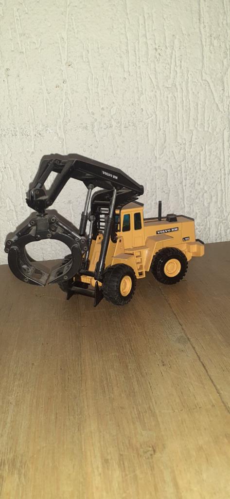 4 mooie (aparte) miniatuurtjes, Hobby en Vrije tijd, Modelauto's | 1:32, Ophalen, Auto, Overige merken