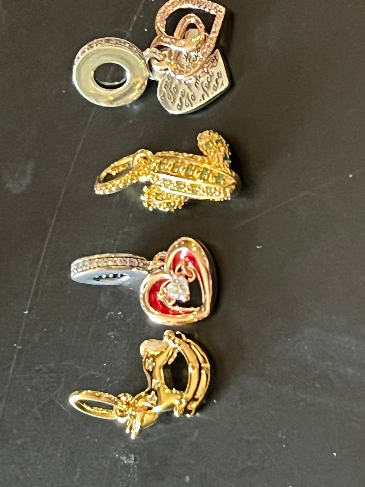 Pandora nieuwe bedels., Pandora, Nieuw, Ophalen of Verzenden, 4 bedels of meer