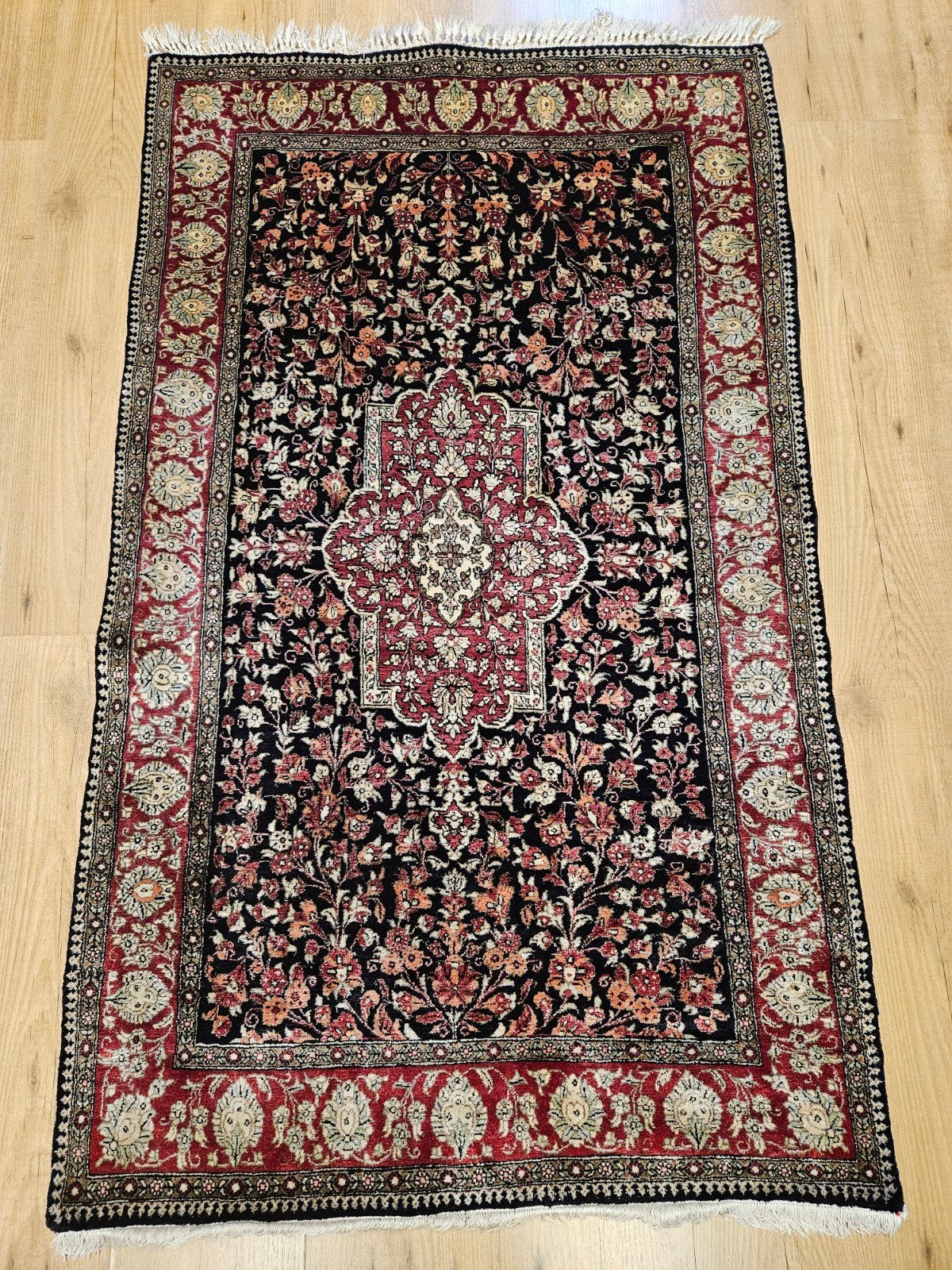 Vintage handgeknoopt perzisch tapijt ghom zijde 150x96