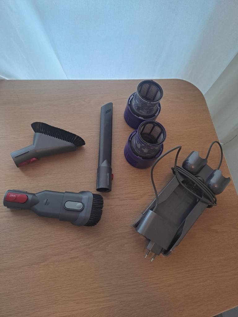 Dyson onderdelen: filters, lader en diverse opzetstukken, Inclusief accessoires, Gebruikt, Overige typen, Ophalen of Verzenden