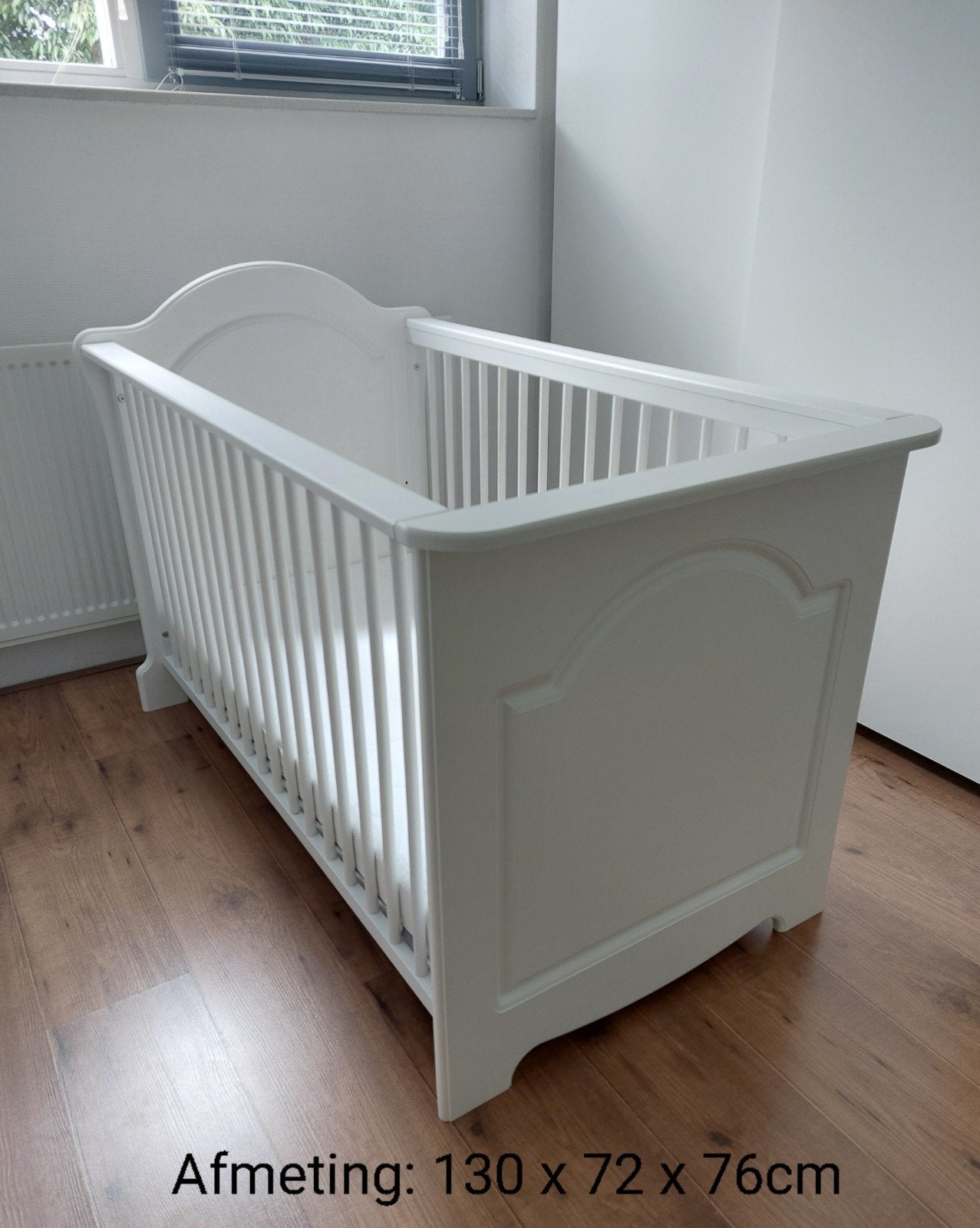 Wit ledikant met matras en beddengoed, Kinderen en Baby's, Babywiegjes en Ledikanten, Ophalen, Zo goed als nieuw, Ledikant