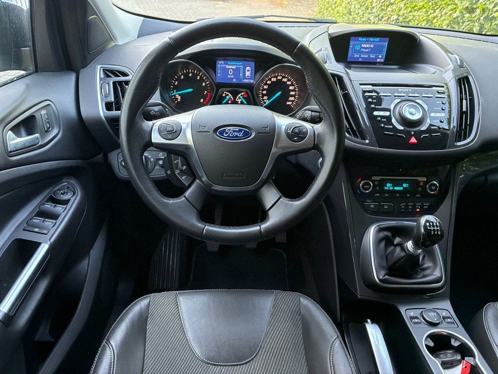 Ford Kuga 1.5 Titanium I Stoelverwarming I Camera, Auto's, Ford, 4 cilinders, Leder en Stof, Zwart, Origineel Nederlands
