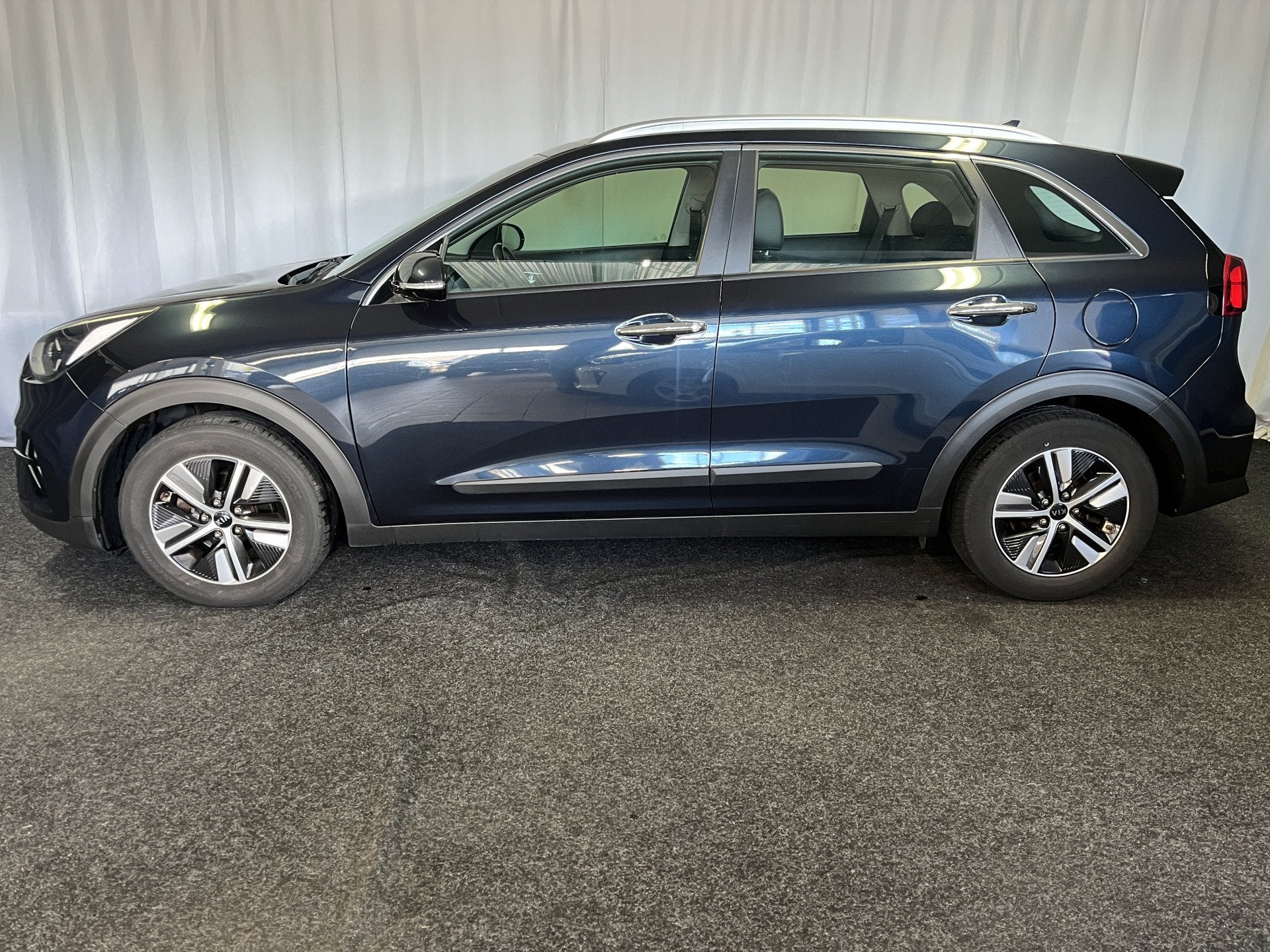 Kia Niro 1.6 GDi Hybrid DynamicLine 1E EIGN/ADAPTIVE/APPLE/C, Gebruikt, Blauw, Leder en Stof, Origineel Nederlands