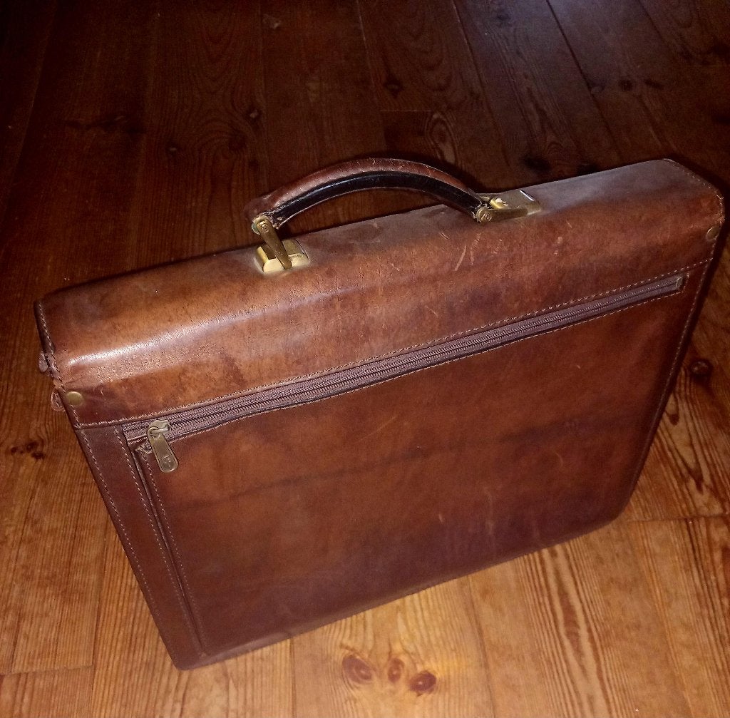 ZGAN Leren dossier/laptoptas Claudio Ferrici, Bruin, Aktetas of Boekentas, 40 tot 50 cm, Zo goed als nieuw